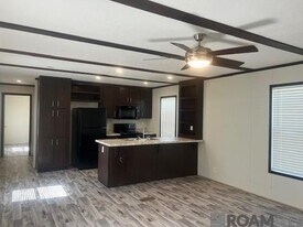 43451 Cannon Rd in Gonzales, LA - Building Photo