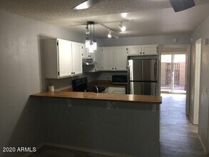 8111 W Wacker Rd-Unit -11 in Peoria, AZ - Building Photo - Building Photo