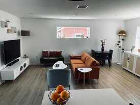 5323 Templeton St in Los Angeles, CA - Building Photo