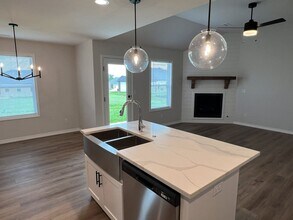 665 S Pinewood Ln in Nixa, MO - Building Photo - Building Photo