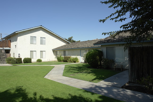 2516 Ashe Rd in Bakersfield, CA - Building Photo - Building Photo