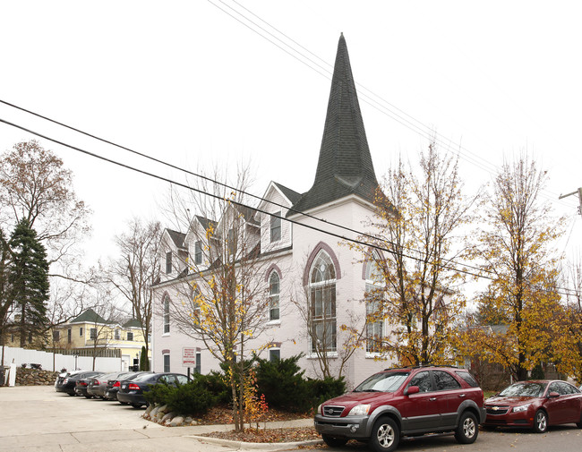 632 N 4th Ave in Ann Arbor, MI - Foto de edificio - Building Photo