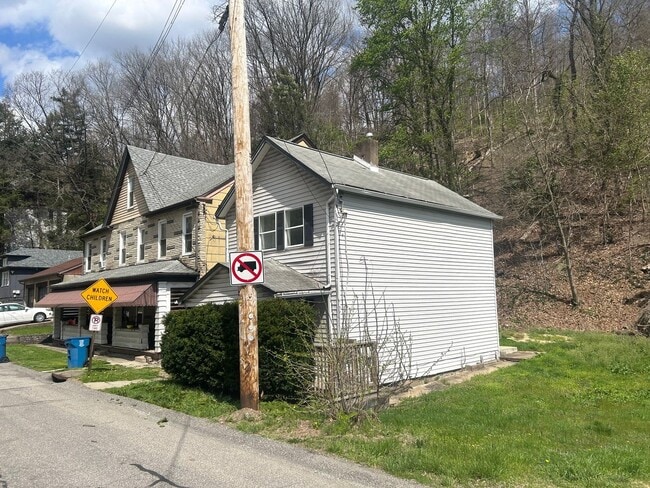 505 Washington St in Turtle Creek, PA - Building Photo - Building Photo