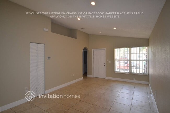 21529 SW 88th Ave in Cutler Bay, FL - Foto de edificio - Building Photo