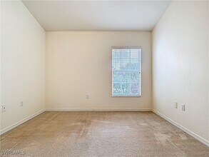 1176 Oxford Ln in Naples, FL - Building Photo - Building Photo