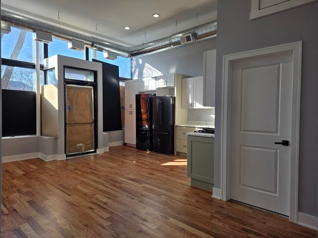 831 S Western Ave in Chicago, IL - Foto de edificio - Building Photo