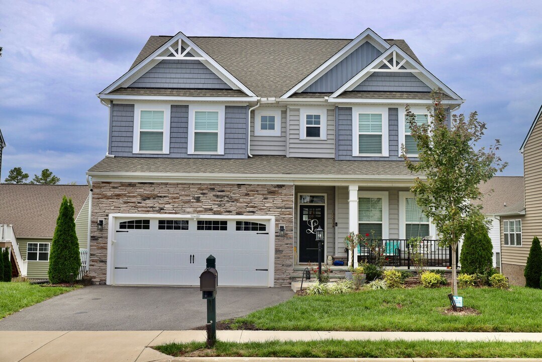 5906 Sterlingworth Dr in Moseley, VA - Building Photo