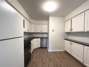 19 Parkside Ct in Vernon Hills, IL - Building Photo - Building Photo