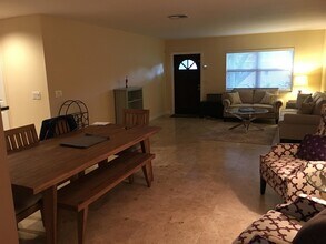 1700 NW 36th Ct in Oakland Park, FL - Building Photo - Building Photo