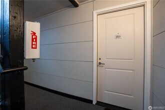 230 SW Clark St in Issaquah, WA - Building Photo - Building Photo