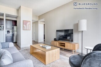 501 Forest Ave in Palo Alto, CA - Building Photo - Building Photo