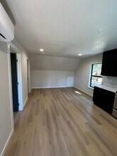 831 S Oak St in Sisters, OR - Building Photo - Building Photo