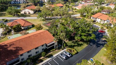 5671 Gardens Dr in Sarasota, FL - Foto de edificio - Building Photo