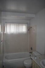 17011 Pinehurst Ln, Unit #B in Huntington Beach, CA - Building Photo - Building Photo