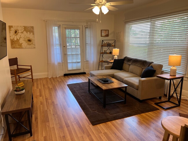 1364 Teall Ave, Unit 4