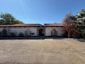 1717 Clark Blvd in Laredo, TX - Building Photo
