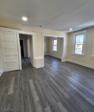 252 Montgomery St in Bloomfield, NJ - Building Photo - Building Photo