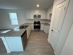 11026 Tree Line in San Antonio, TX - Building Photo - Building Photo