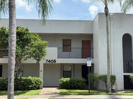 7406 Woodmont Terrace in Tamarac, FL - Building Photo