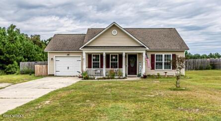 641 Hubert Blvd in Hubert, NC - Building Photo