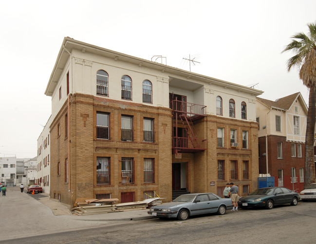 1325 Ingraham St in Los Angeles, CA - Building Photo - Building Photo