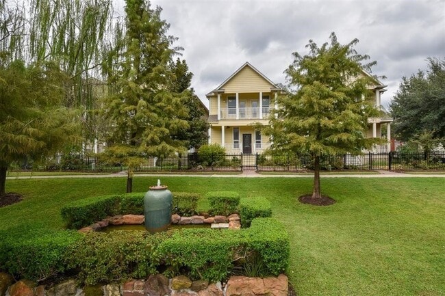 property at 815 Garden Rose Ln