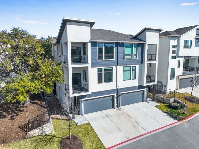 property at 2050 Lohmans Spur