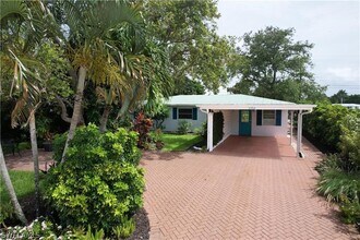 1354 Rordon Ave in Naples, FL - Building Photo - Building Photo
