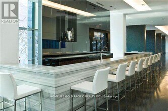 38 Grenville St in Toronto, ON - Building Photo - Building Photo