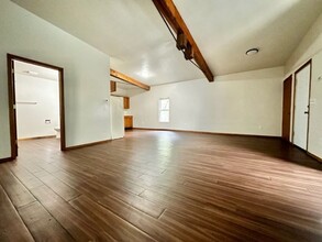 8268 County W in Greenleaf, WI - Foto de edificio - Building Photo