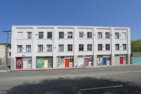 101 Dudley Ave in Venice, CA - Foto de edificio - Building Photo