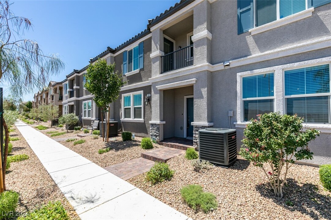 500 Ylang Pl in Henderson, NV - Foto de edificio