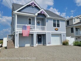 387 Kingfisher Rd in Tuckerton, NJ - Building Photo