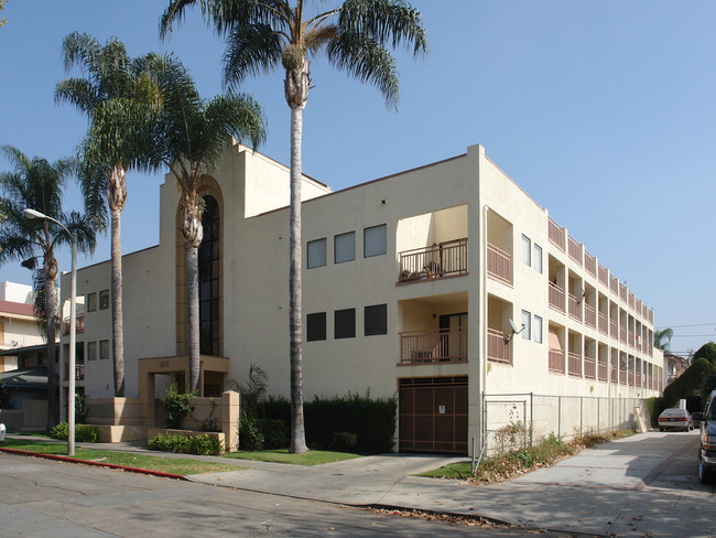 Ross and Durant Apartments in Santa Ana, CA - Building Photo - Building Photo