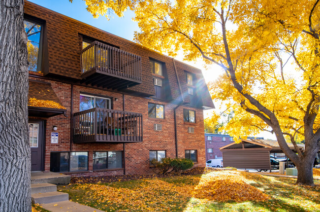 Lamar Village Apartments in Arvada, CO - Building Photo - Building Photo