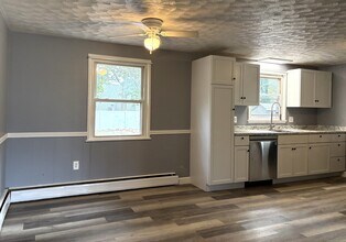 21 David St in Enfield, CT - Building Photo - Building Photo