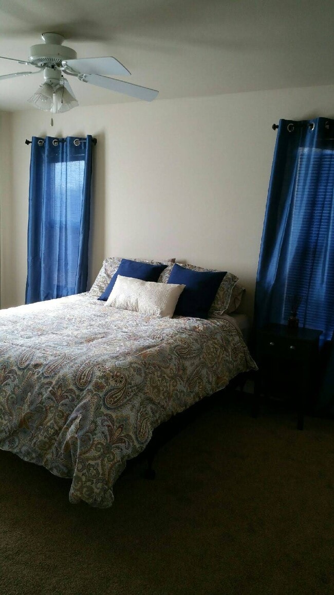 20089 Beth Ave in Bend, OR - Foto de edificio - Building Photo