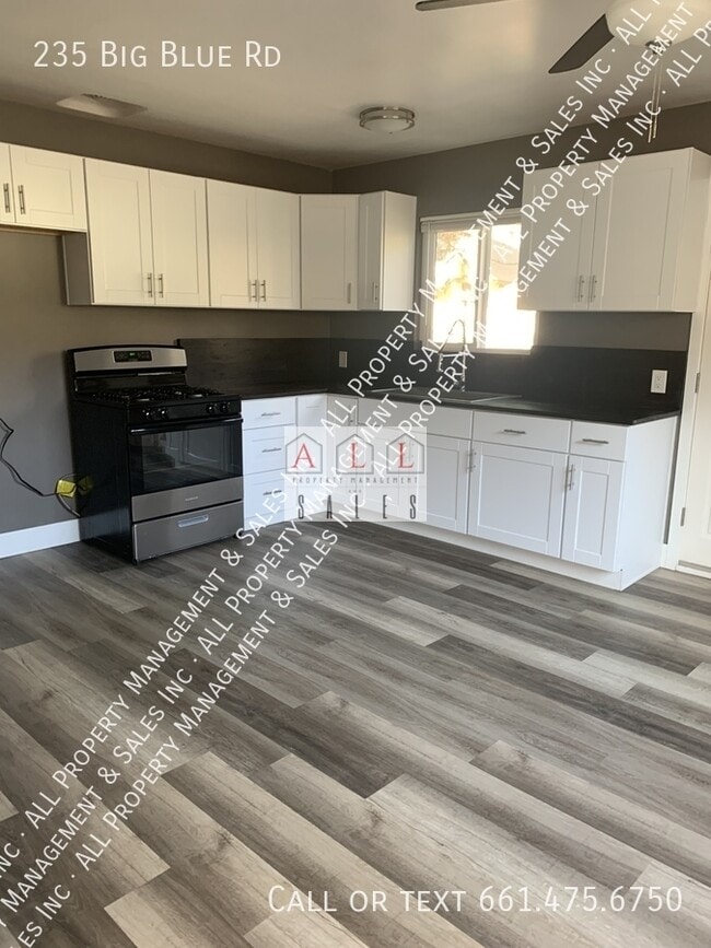 235 Big Blue Rd in Kernville, CA - Building Photo - Building Photo