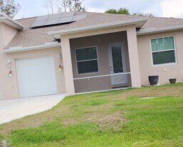 23328 Abrade Ave in Port Charlotte, FL - Building Photo