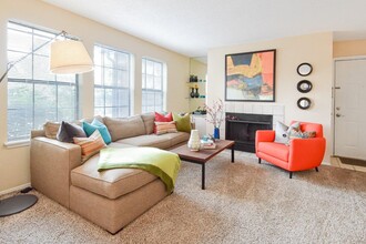 Park Laureate Apartment Homes in Louisville, KY - Foto de edificio - Building Photo
