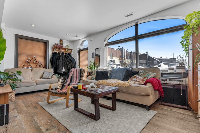 184-190 Sydenham St