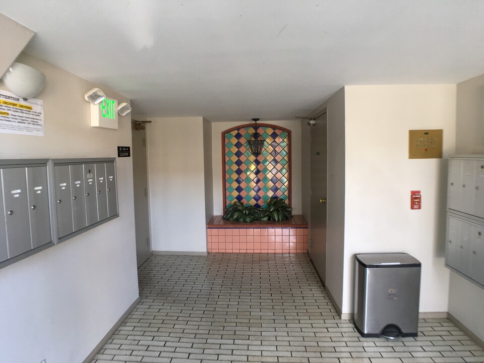 Woodman Oaks Apartments in Sherman Oaks, CA - Foto de edificio