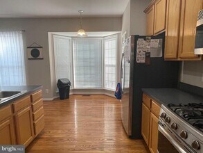 45792 Shagbark Terrace in Sterling, VA - Foto de edificio - Building Photo