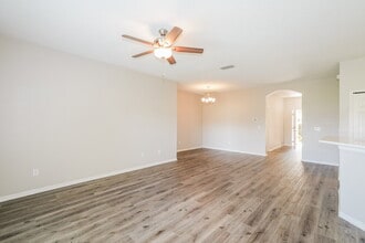 748 Star Pointe Dr in Seffner, FL - Building Photo - Building Photo