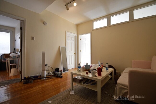 62 Egmont St in Brookline, MA - Foto de edificio - Building Photo