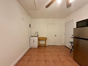 12014 El Sendero St in San Antonio, TX - Building Photo - Building Photo