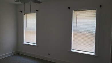 7918 Karlov Ave, Unit Floor 2 in Skokie, IL - Building Photo - Building Photo