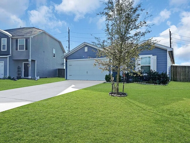 5502 Rainbow Rd. in Mont Belvieu, TX - Building Photo - Building Photo