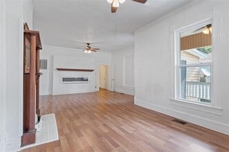 1123 W Gandy St in Denison, TX - Building Photo - Building Photo