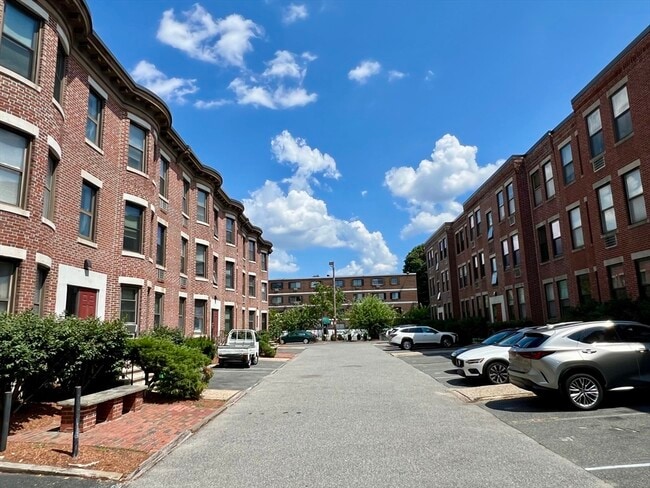 4 Cypress Rd in Boston, MA - Building Photo - Building Photo